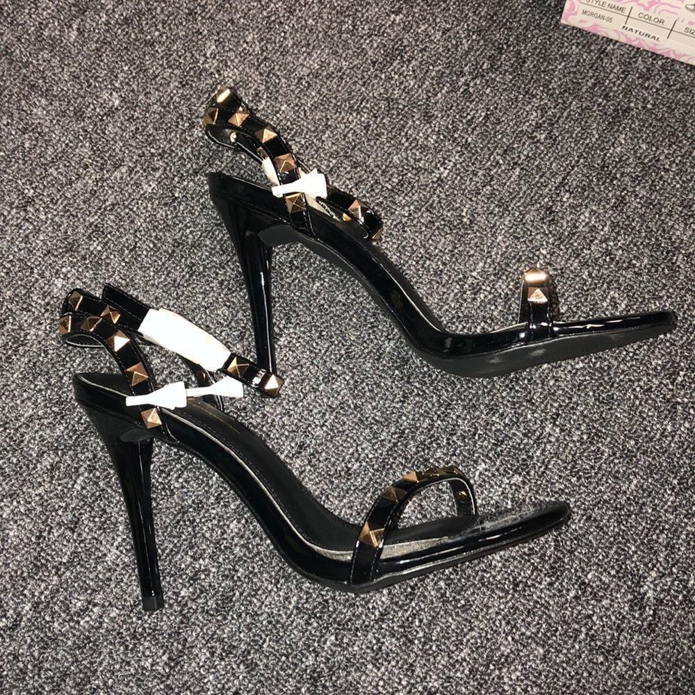 Inspired patent strappy heel